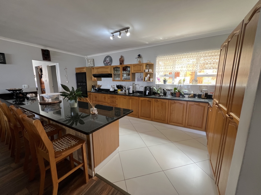 3 Bedroom Property for Sale in Wavecrest Eastern Cape